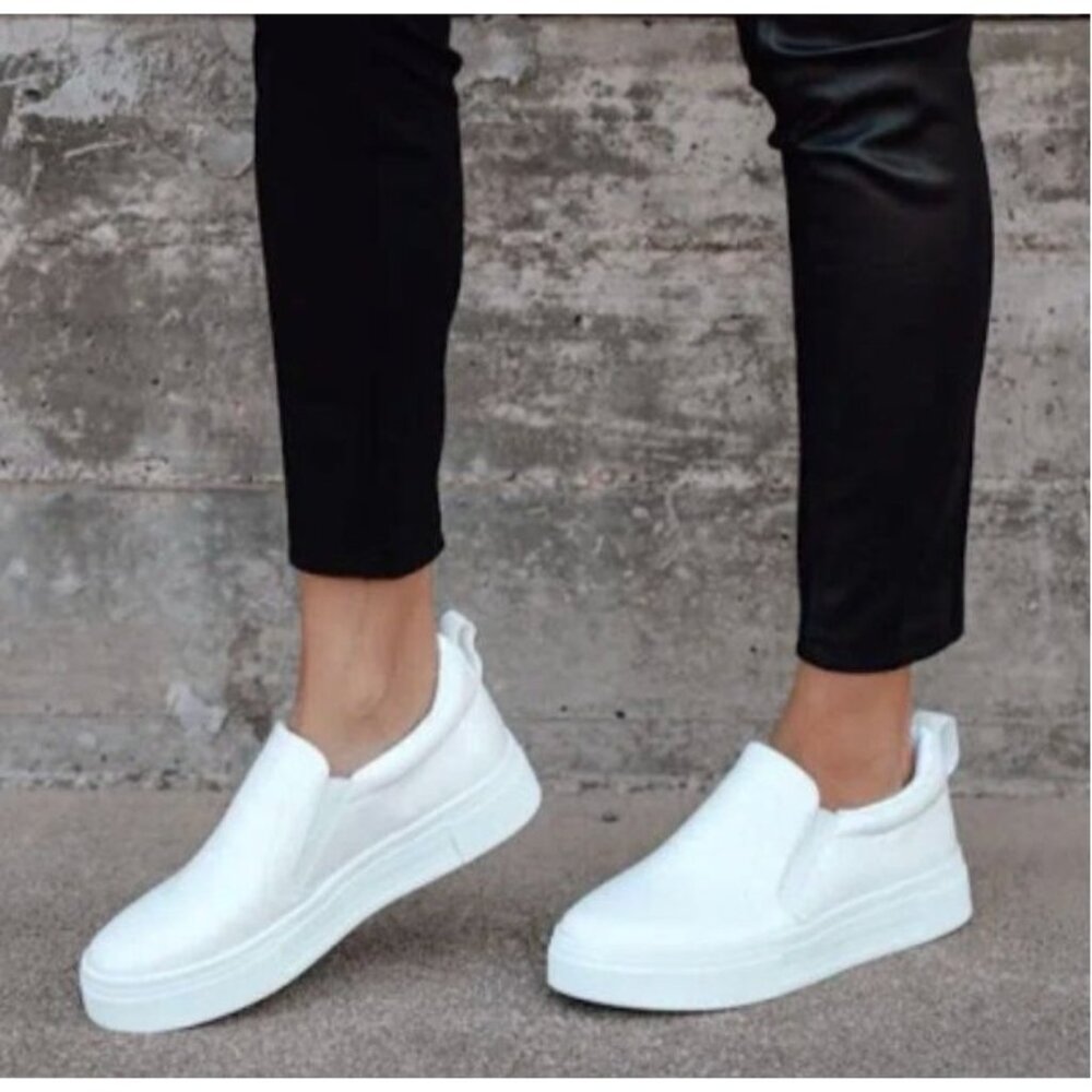 NEW Lulus Size 8.5 Cassay White Crocodile Embossed Platform Slip On Sneakers - Picture 2 of 10